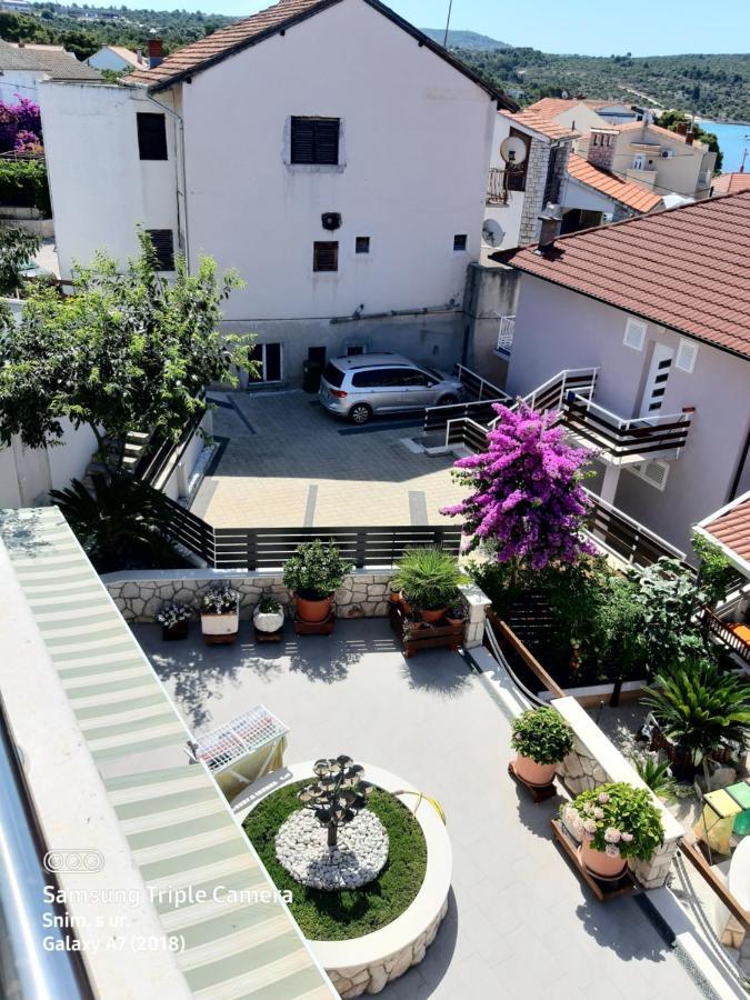 -Villa Sjor -Primosten-Apartmani- Has 2 Large Apartments And 2 Smaller Ones -Primosten Lokvice 6 Exterior foto