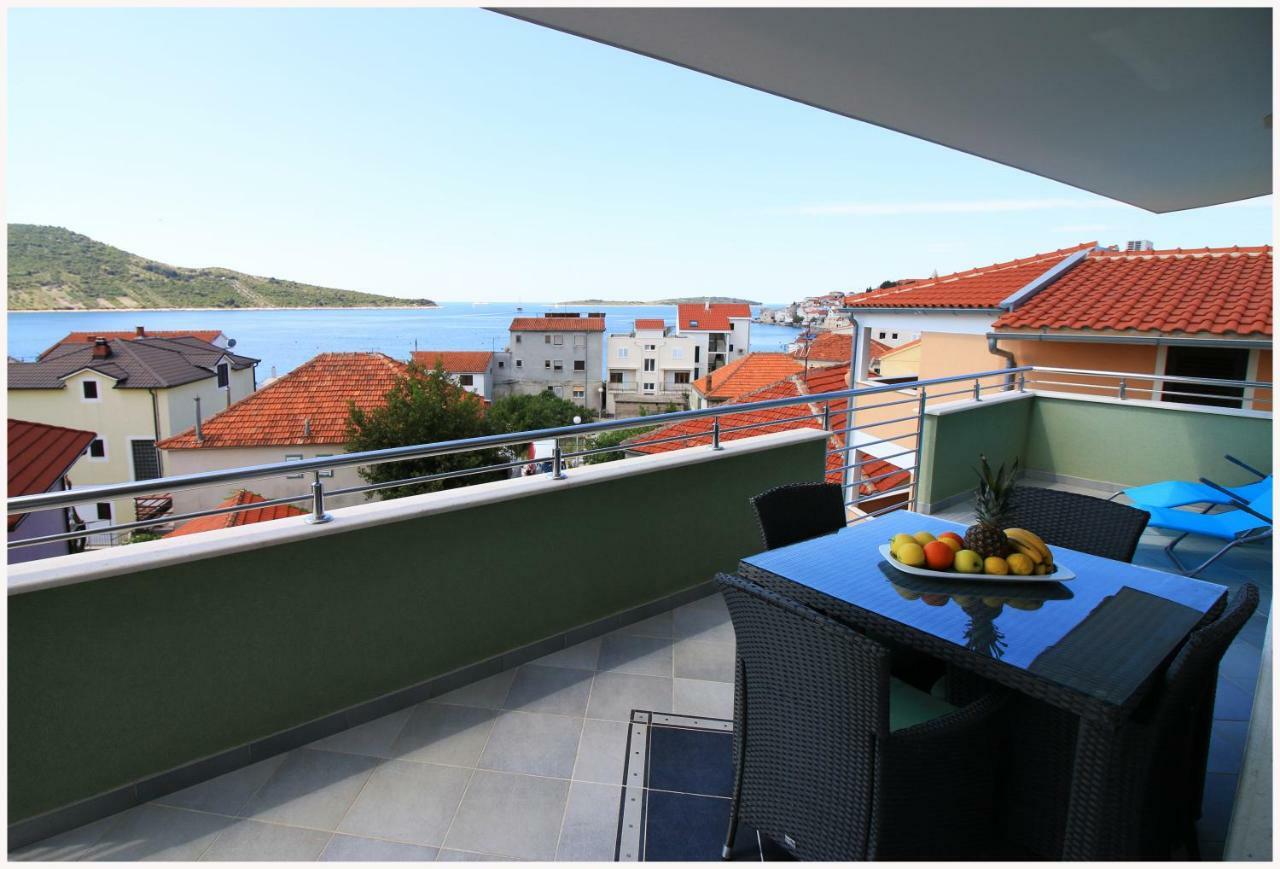 -Villa Sjor -Primosten-Apartmani- Has 2 Large Apartments And 2 Smaller Ones -Primosten Lokvice 6 Exterior foto